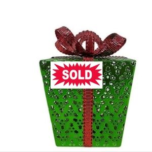 Christmas  LED metal Present NWT size 5x4 New (Silver)